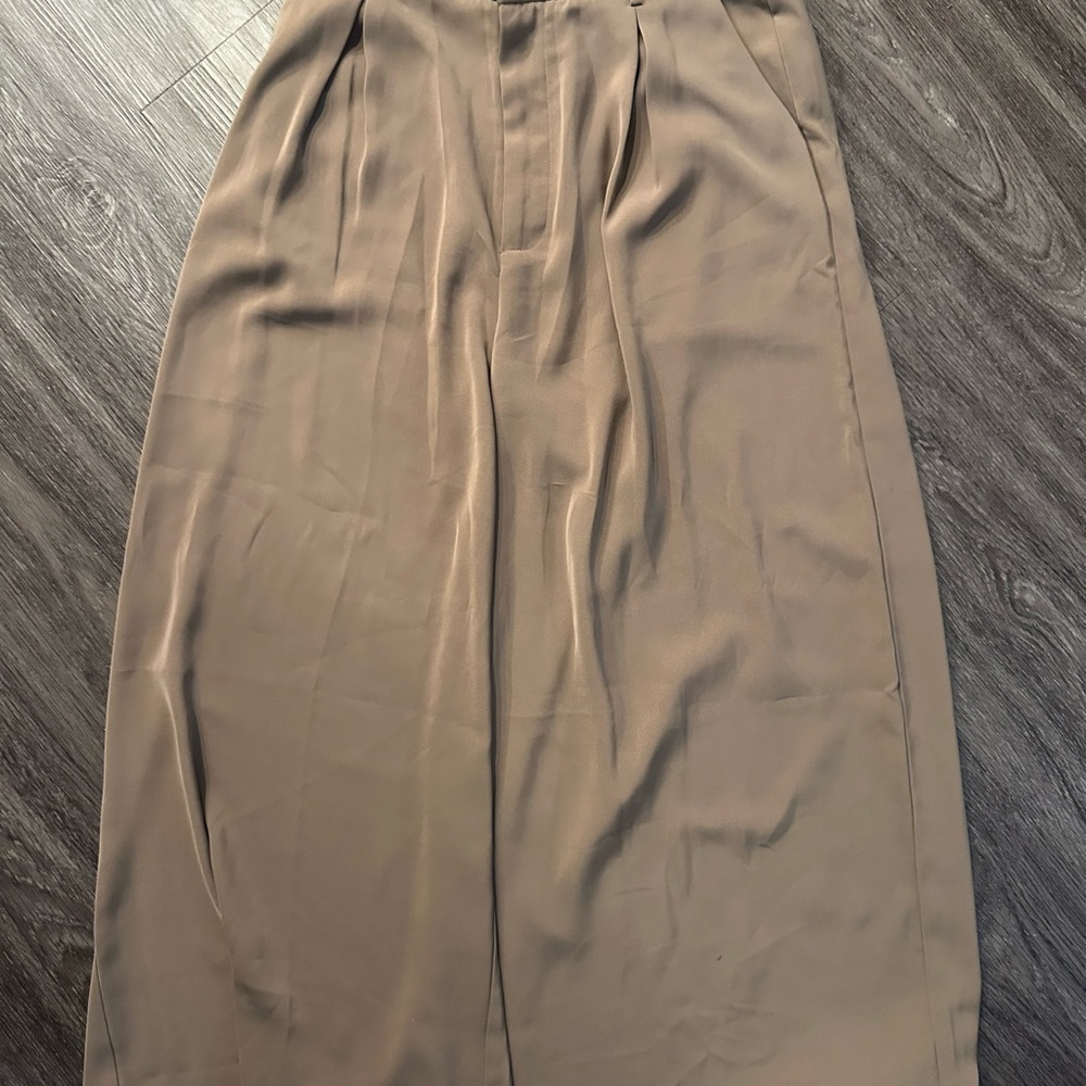 Elegant Tan Wide Leg Pants Medium NWOT